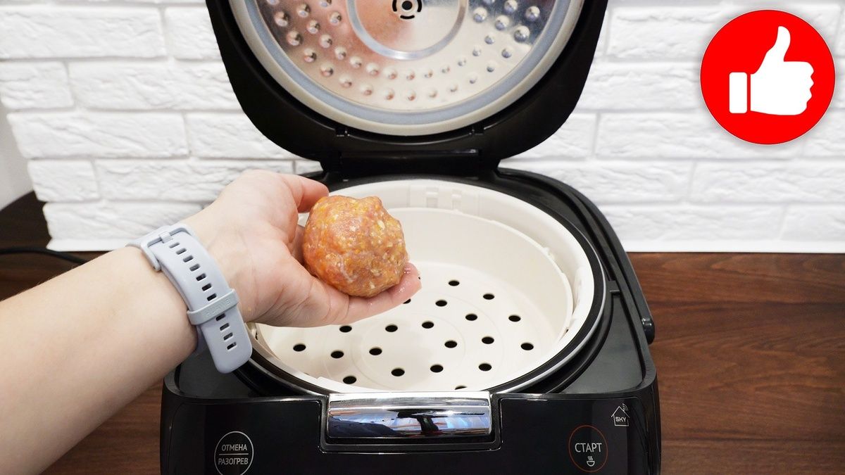 Вкусные мясные котлеты с кабачком в мультиварке