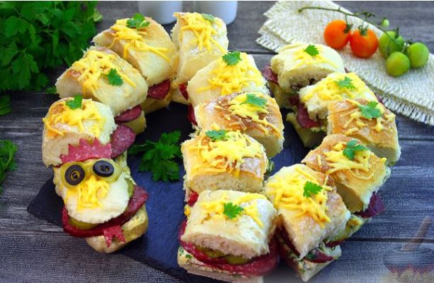 Экзотические бутерброды для гостей: выбор продуктов и подача без суеты