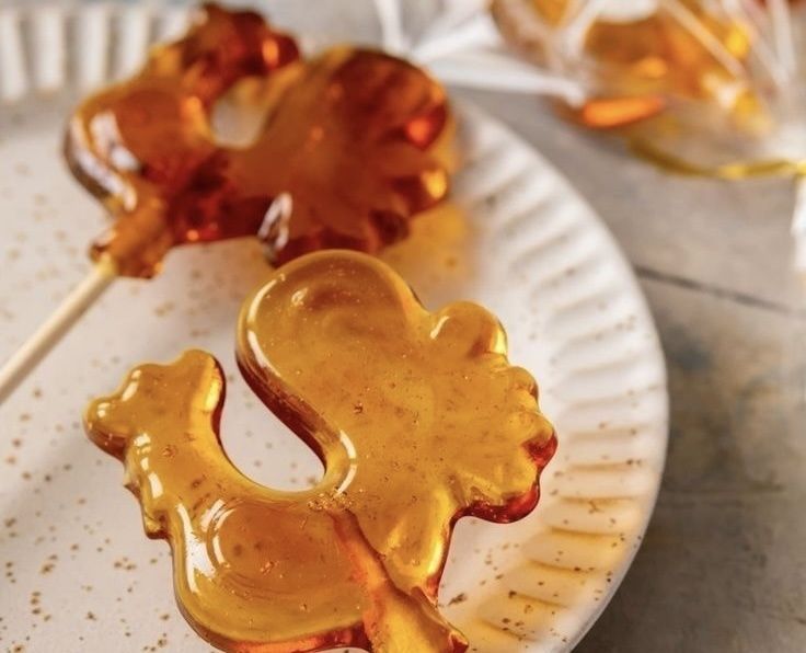 Леденцы на палочке: магия создания «петушков» на морозе