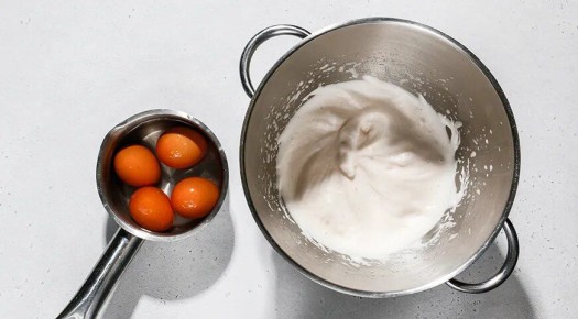 Как приготовить вкуснейший заливной пирог с луком и яйцом на кефире: пошаговый рецепт