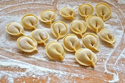 Тесто с маслом для пельменей и вареников: эластичность и легкость раскатки