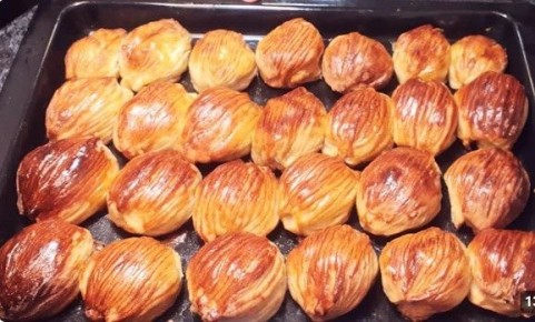 Невероятный десерт с яблоками и заварным кремом: идеальная выпечка для чаепития