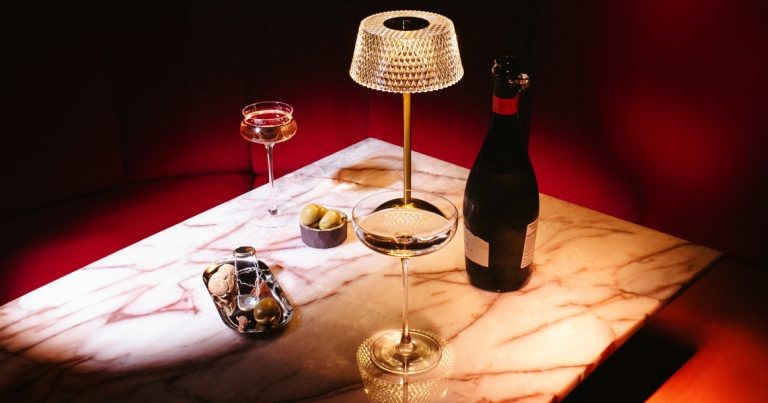 Бар Petitе Decadence: Путешествие в мир парижских кабаре