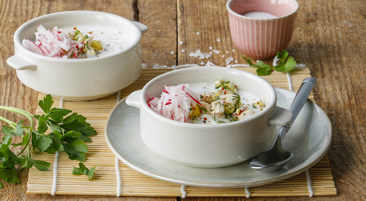 Окрошка с курицей на кефире: идеальный холодный суп для лета