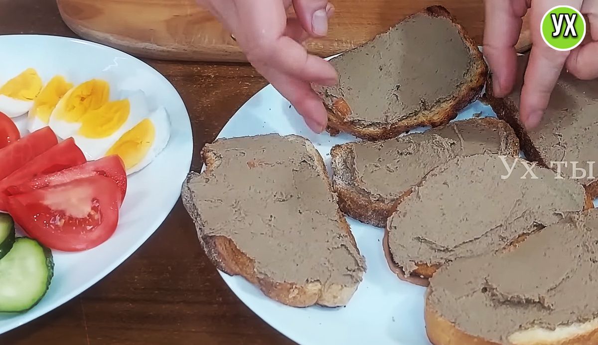 Печёночный паштет с яблоком: лёгкий и вкусный рецепт