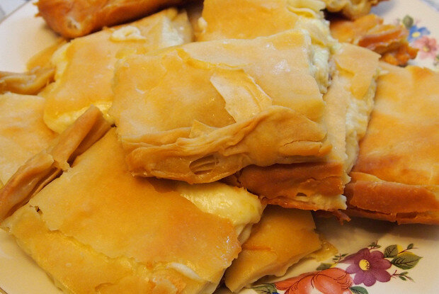 Невероятная ачма с сулугуни и сметаной, которую стоит попробовать