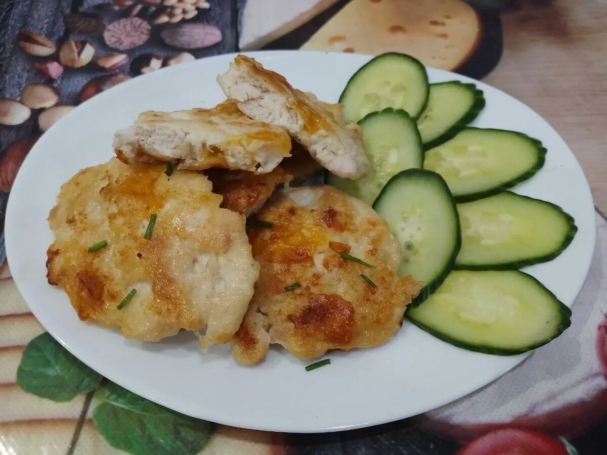 Нежные куриные котлеты с сырным вкусом, которые покорят ваше сердце