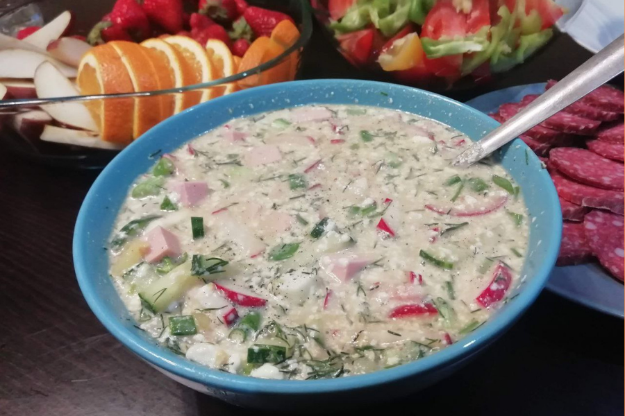 Вкусные холодные супы для летней жары: от окрошки до необычных рецептов