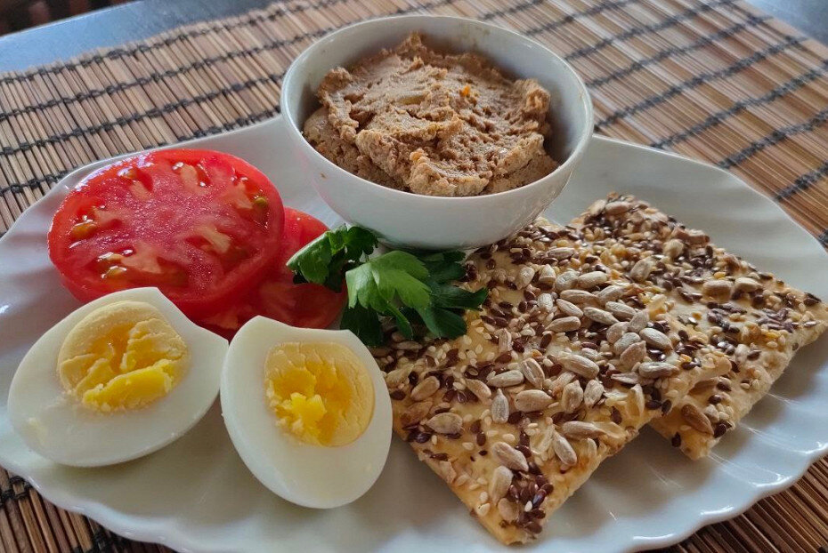 Вкусный паштет из куриной печени: идеальный рецепт с овощами и яйцами