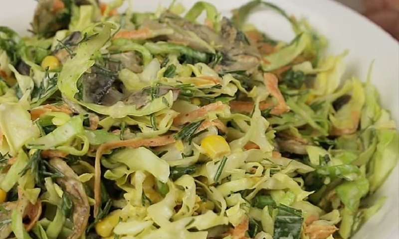 Капустный салат с грибами, который удивит вас своим вкусом