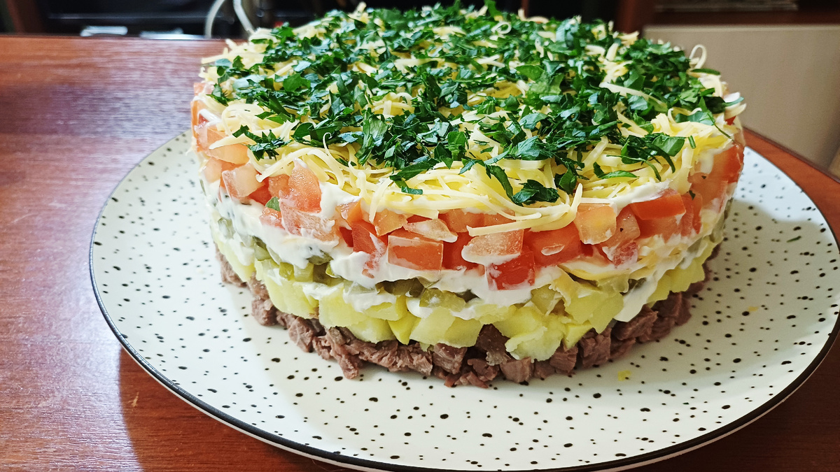 Салат с говядиной: красивое и вкусное блюдо для вашего стола