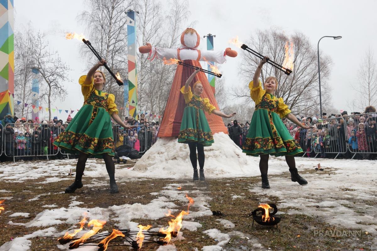 Эти удивительные традиции нижегородской Масленицы: от катания на прялках до блинов с капустой