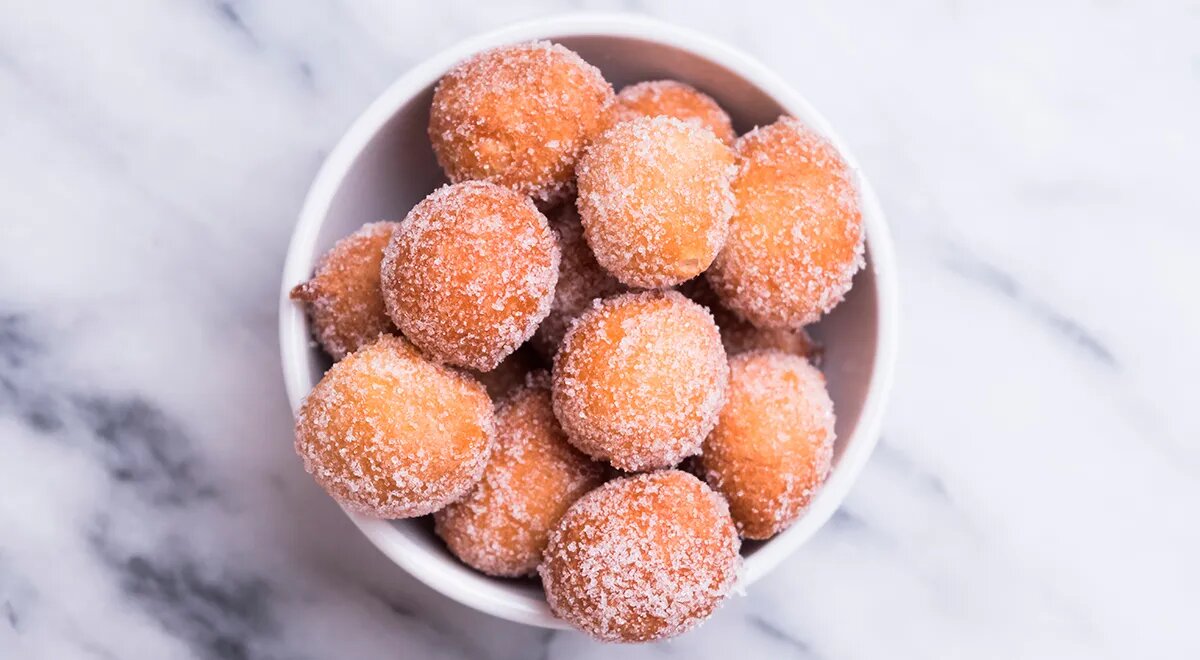 Вкусные пончики за 8 минут: простейший рецепт из трех ингредиентов