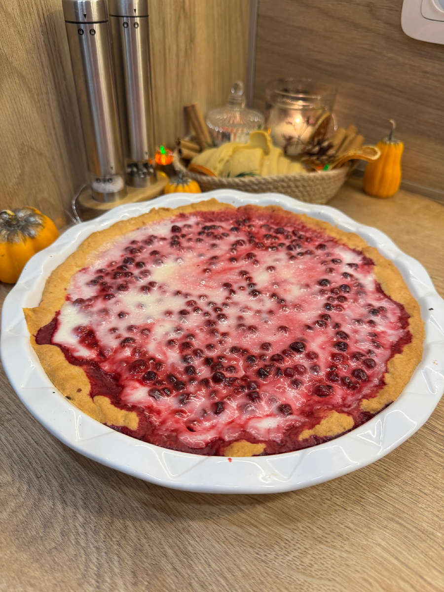 Нежный брусничный пирог, от которого невозможно оторваться