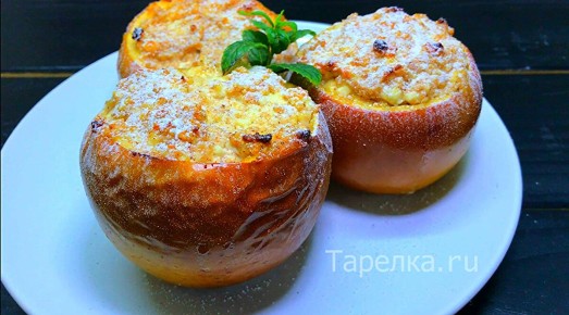 Запеченные яблоки с творогом: легкий десерт для уютного вечера