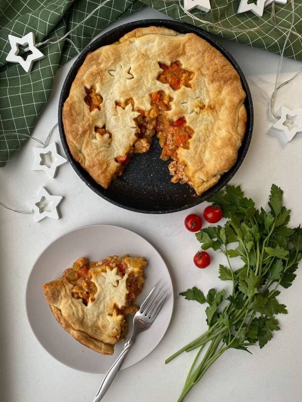 Пирог с индейкой и сливочным соусом: праздник на вашем столе