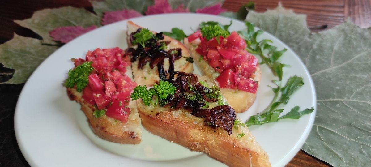 Брускетта с грибами: простой и вкусный рецепт для осеннего настроения