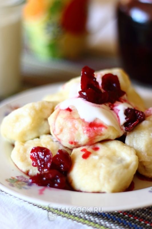 Насладитесь домашними варениками с вишней: просто и вкусно