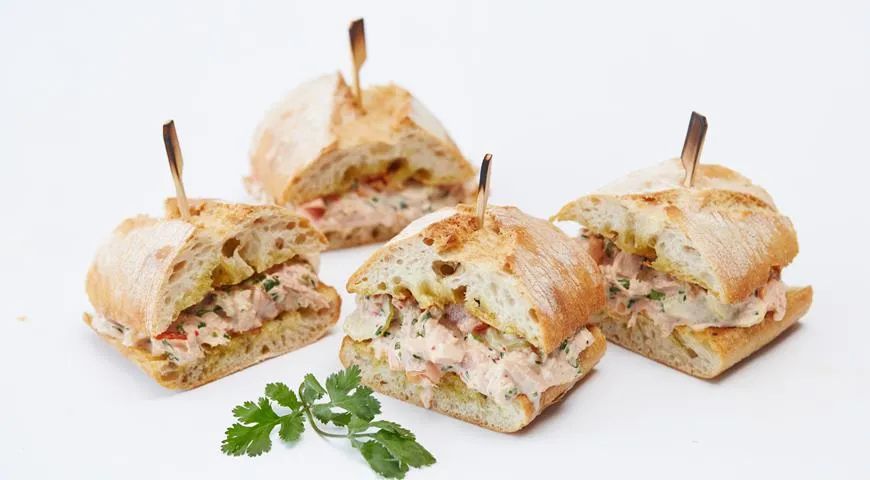 Сэндвич с тунцом и овощами: идеальный перекус